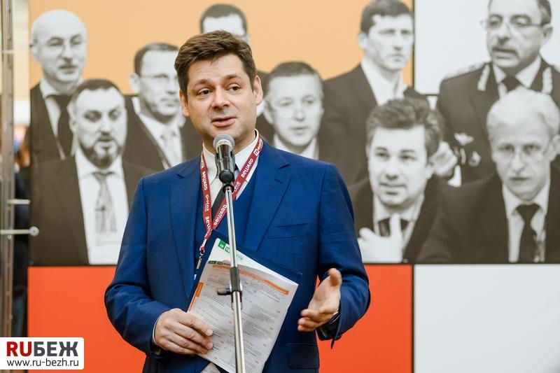 В плотных слоях конкурентной атмосферы 