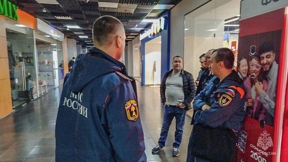В екатеринбургском ТЦ судебные приставы приостановили деятельность двух точек питания